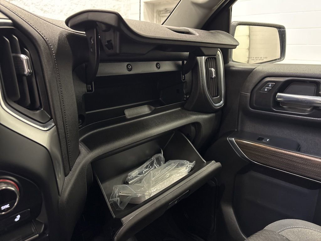 Used 2021 Chevrolet Silverado 1500 RST image 23