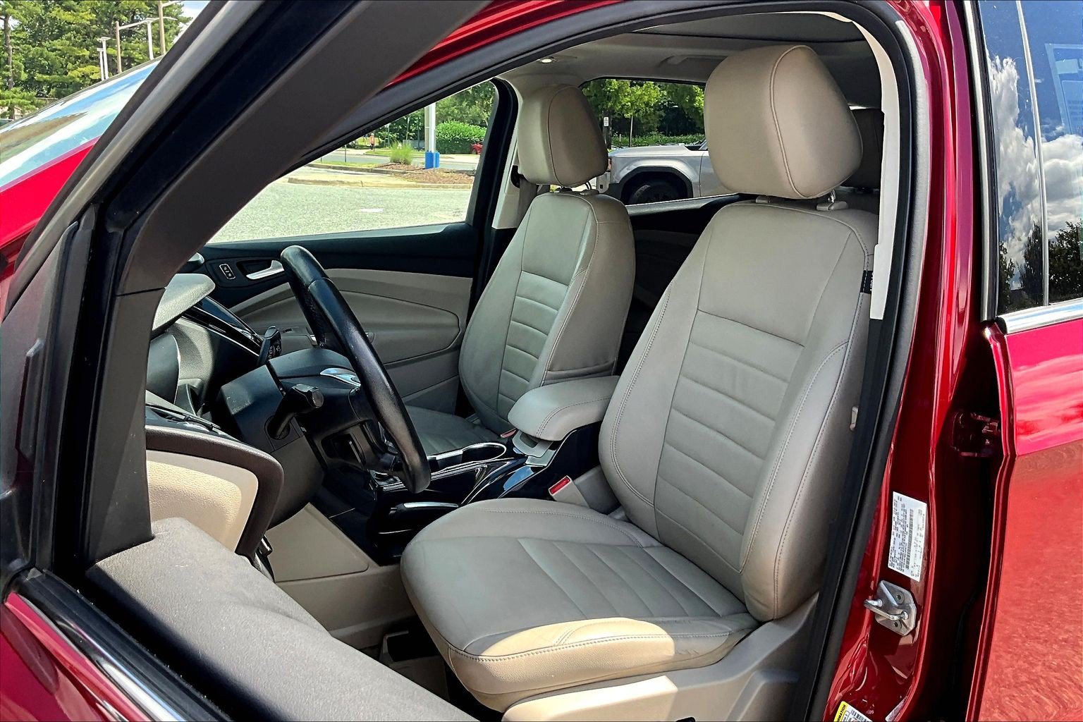 Used 2014 Ford Escape Titanium w/ Equipment Group 401A AWD/4WD image 26