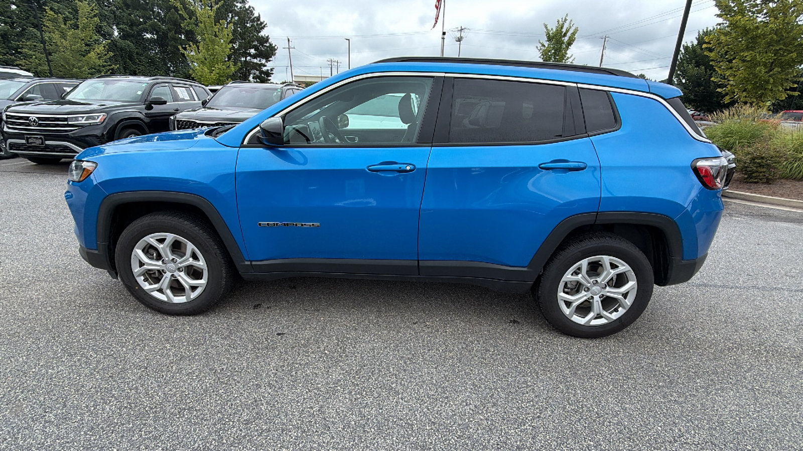 Used 2024 Jeep Compass Latitude AWD/4WD image 11