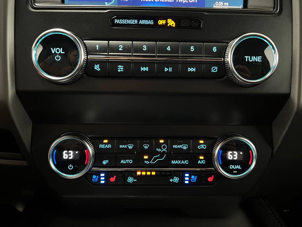 Used 2020 Ford Expedition XLT w/ Equipment Group 202A AWD/4WD image 21