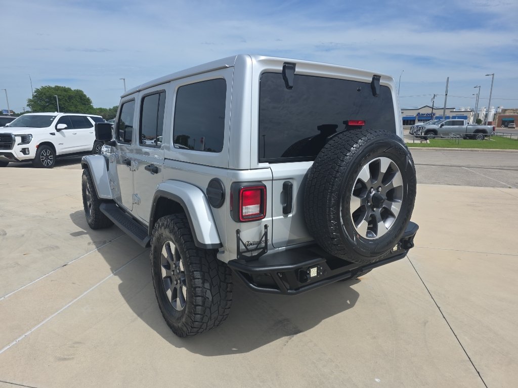 Used 2022 Jeep Wrangler Unlimited Sahara AWD/4WD image 16