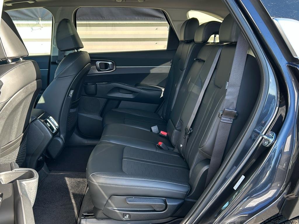 Certified 2025 Kia Sorento S w/ Panoramic Sunroof Package AWD/4WD image 13