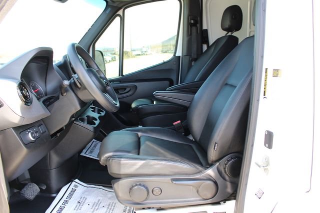 Used 2023 Mercedes-Benz Sprinter 2500 image 9