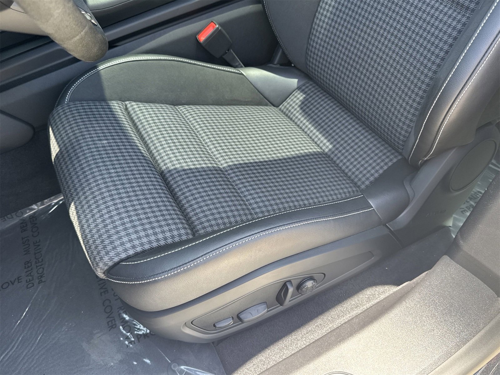 New 2025 Porsche Taycan 4S image 19