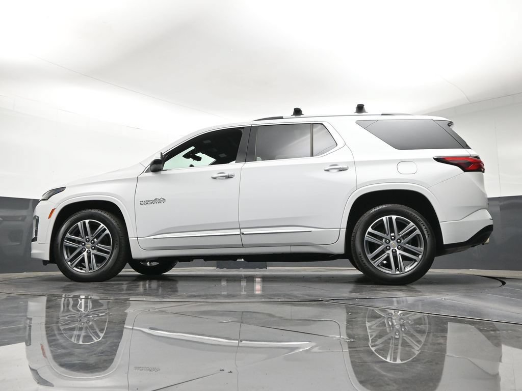 Used 2023 Chevrolet Traverse High Country w/ LPO, Floor Liner Package AWD/4WD image 25