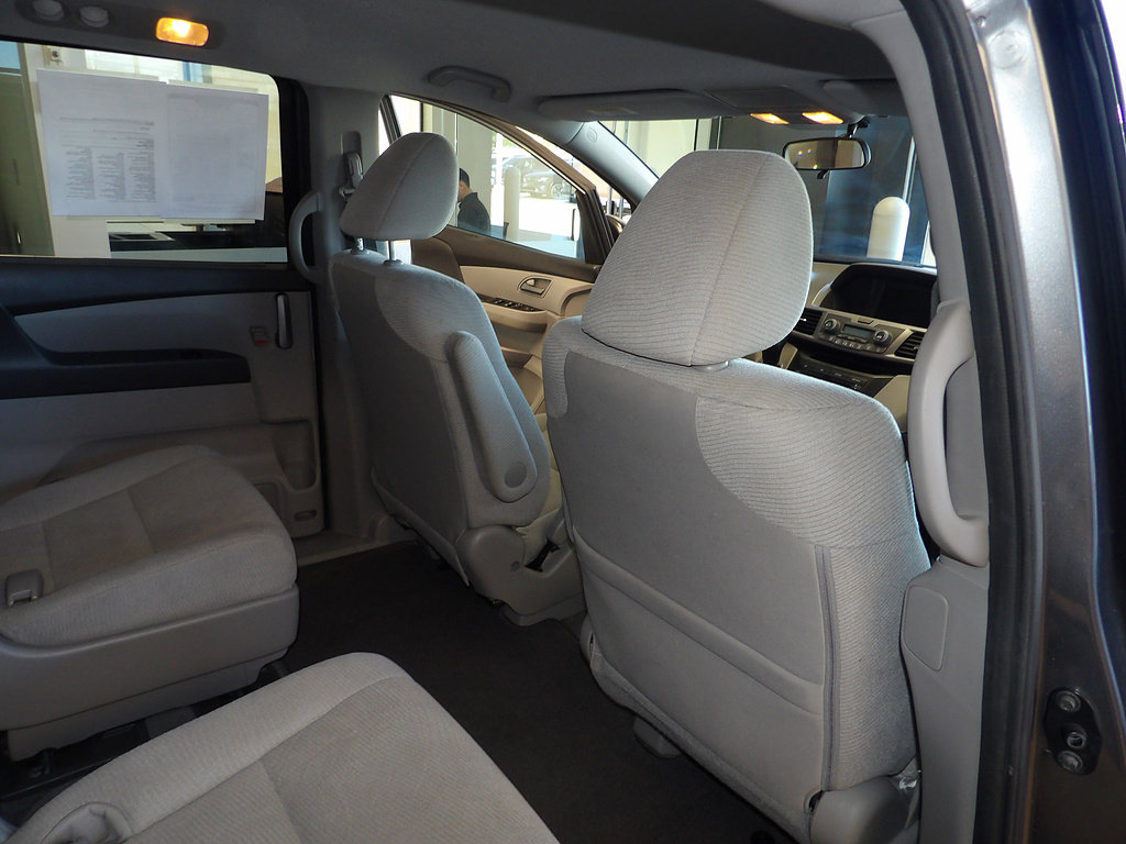 Used 2013 Honda Odyssey LX image 16