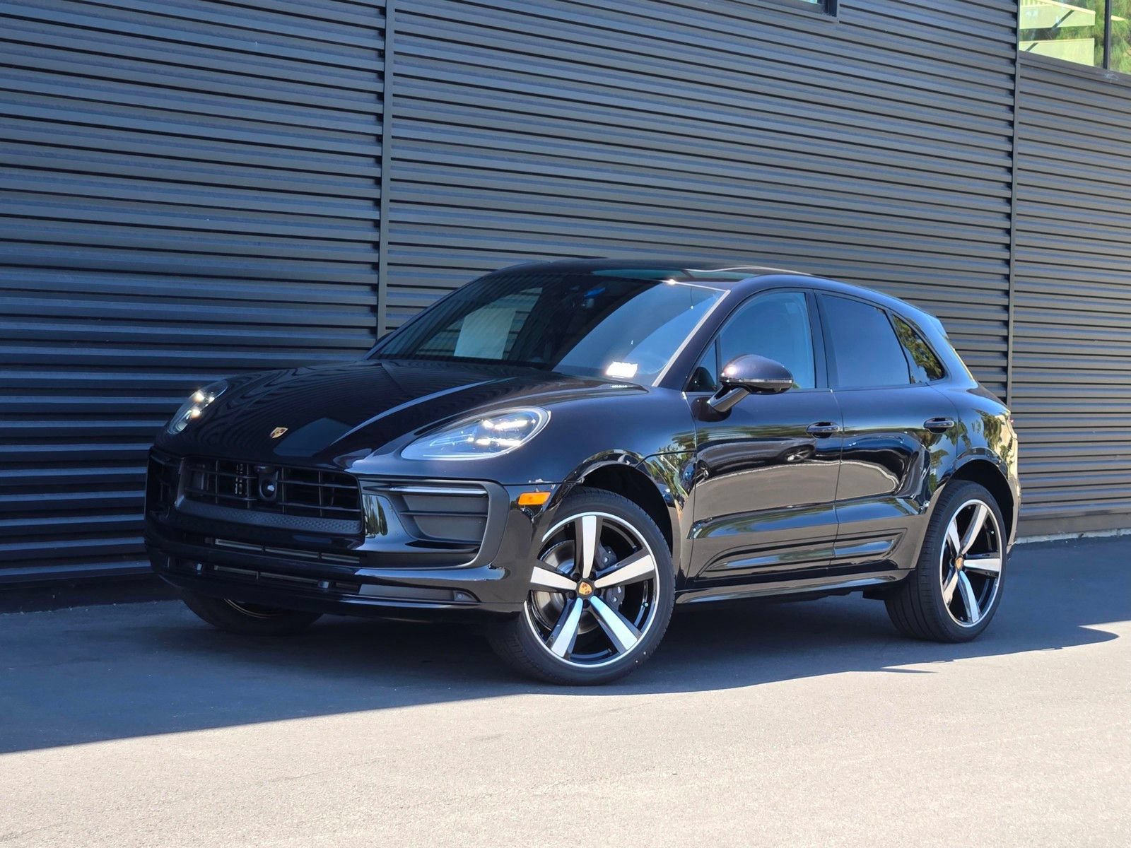 New 2026 Porsche Macan AWD/4WD image 1
