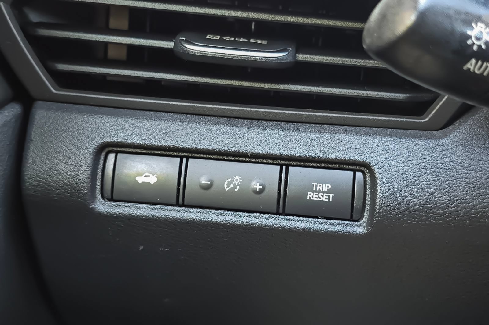 Used 2021 Nissan Altima 2.5 SR w/ SR Premium Package FWD image 28