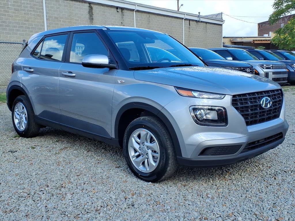 New 2025 Hyundai Venue SE image 2