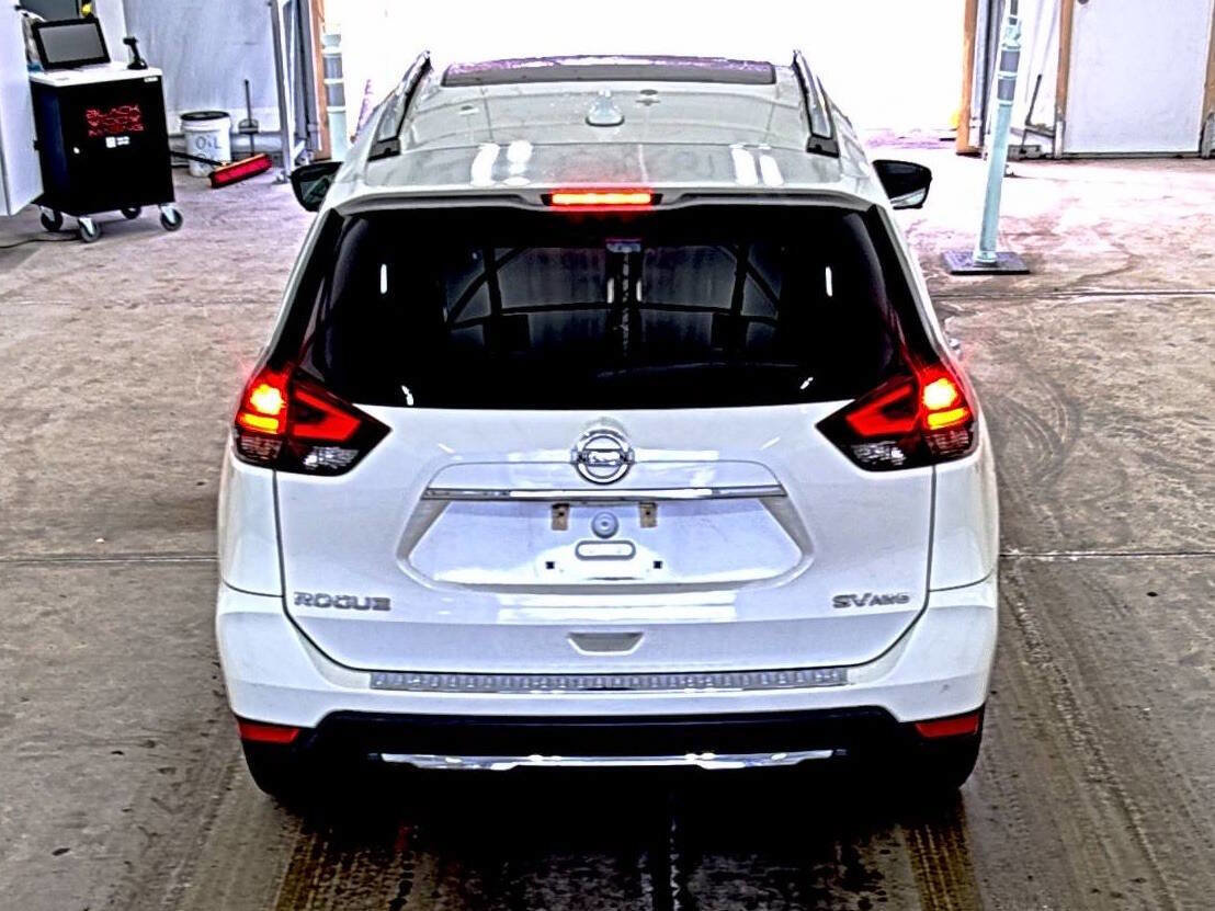 Used 2017 Nissan Rogue SV w/ Sun & Sound Touring Package image 15