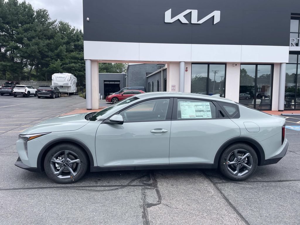 New 2026 Kia K4 FWD image 2