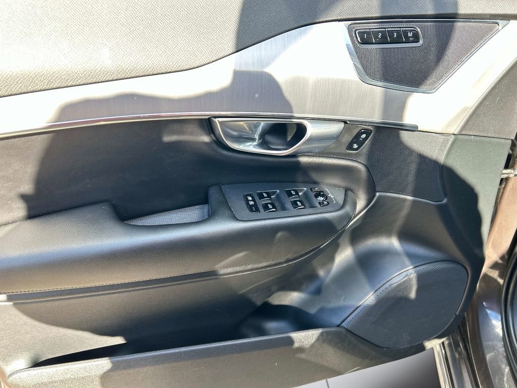 Used 2023 Volvo XC90 B5 Core w/ Climate Package image 19