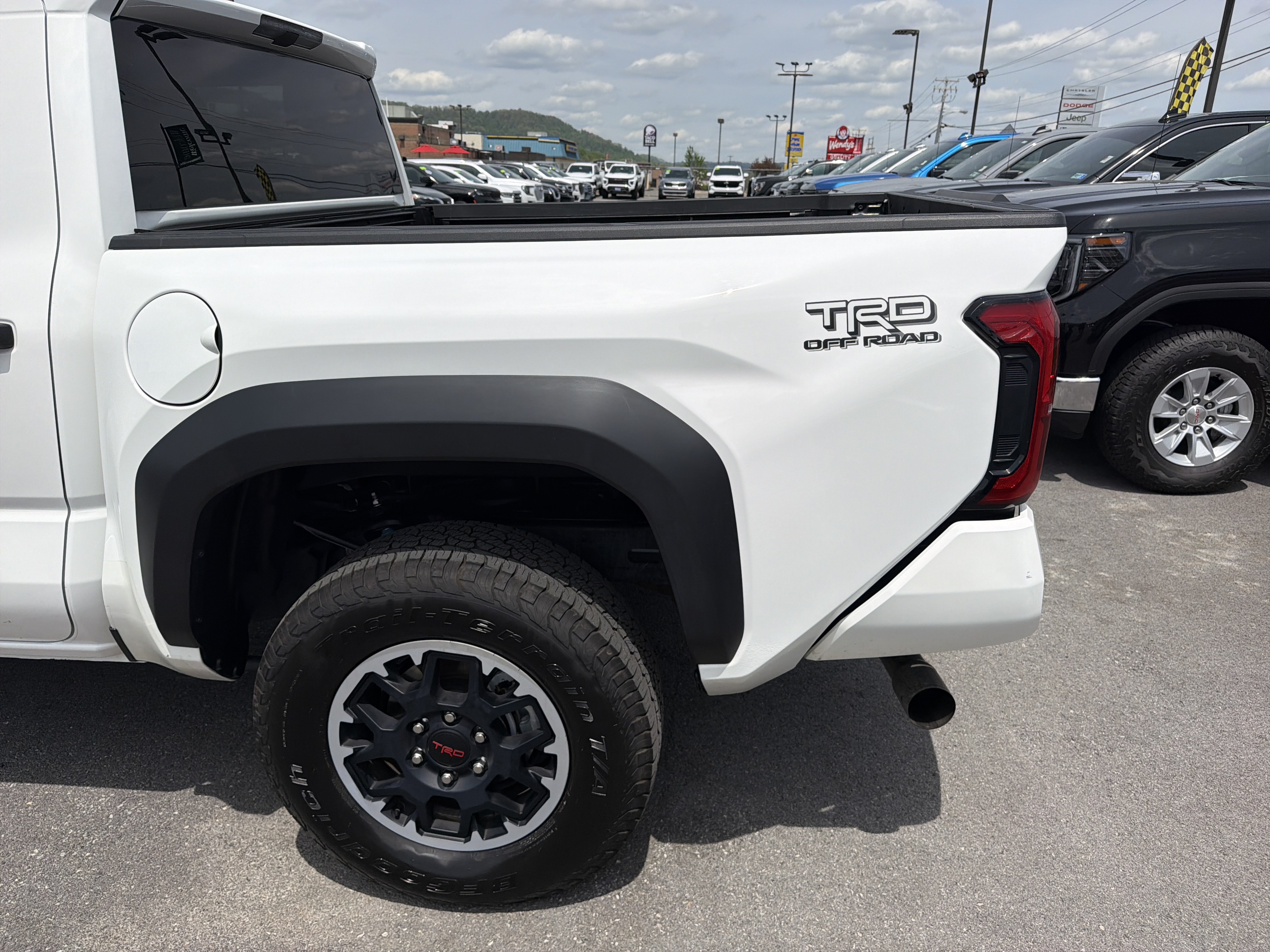 Used 2025 Toyota Tacoma TRD Off-Road AWD/4WD image 10