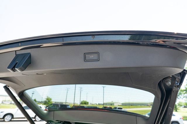 Certified 2023 Volkswagen Tiguan SE FWD image 38