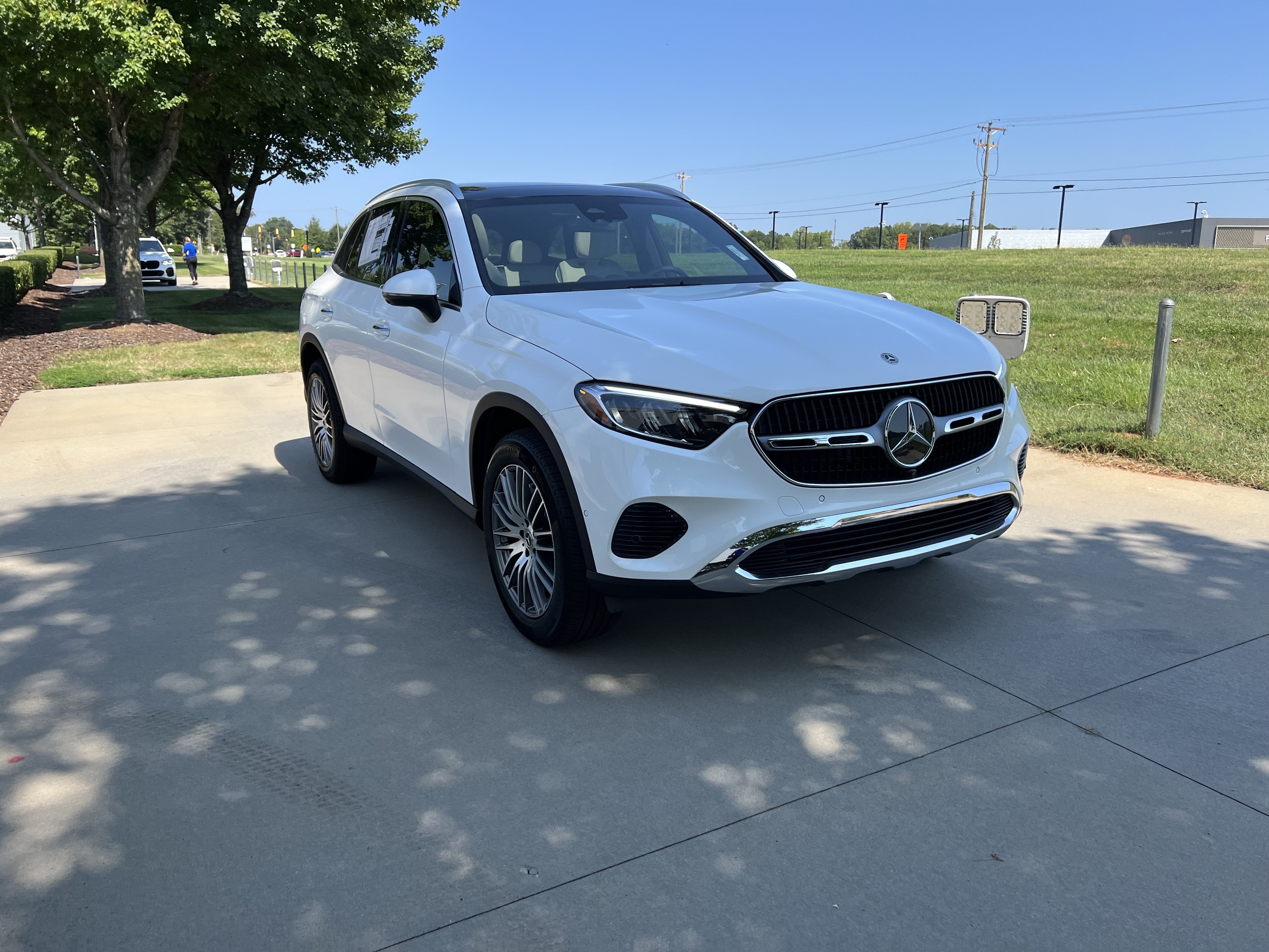 New 2027 Mercedes-Benz GLC 300 image 2