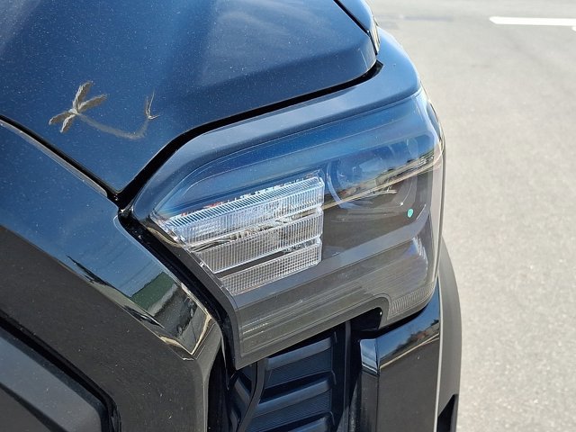 Certified 2024 Toyota Tacoma TRD Off-Road AWD/4WD image 9