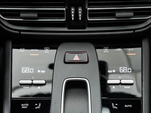 Certified 2022 Porsche Macan S AWD/4WD image 20