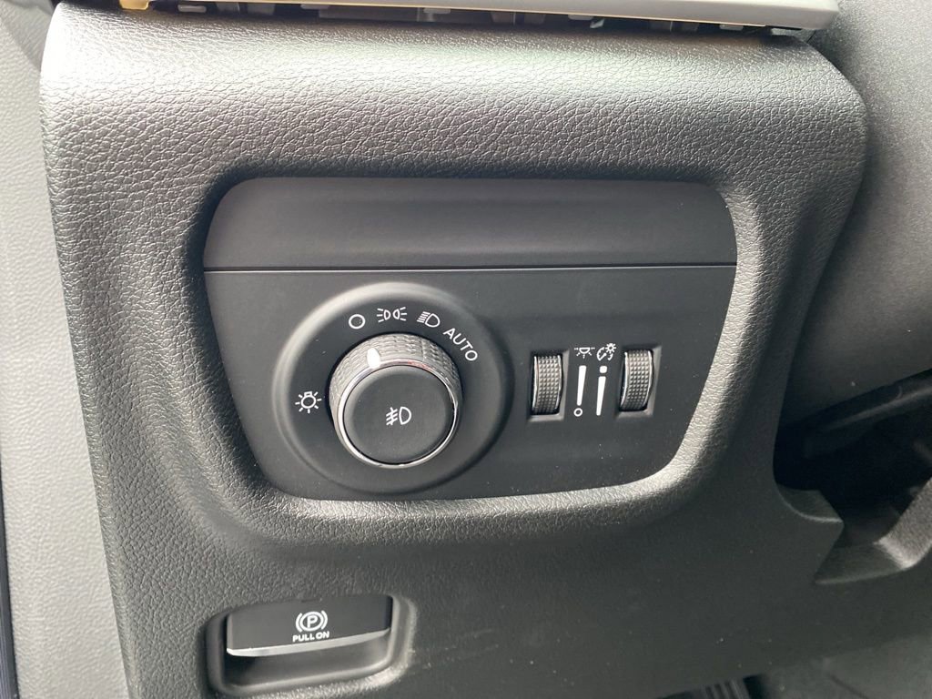 New 2025 Jeep Grand Cherokee L Limited image 14