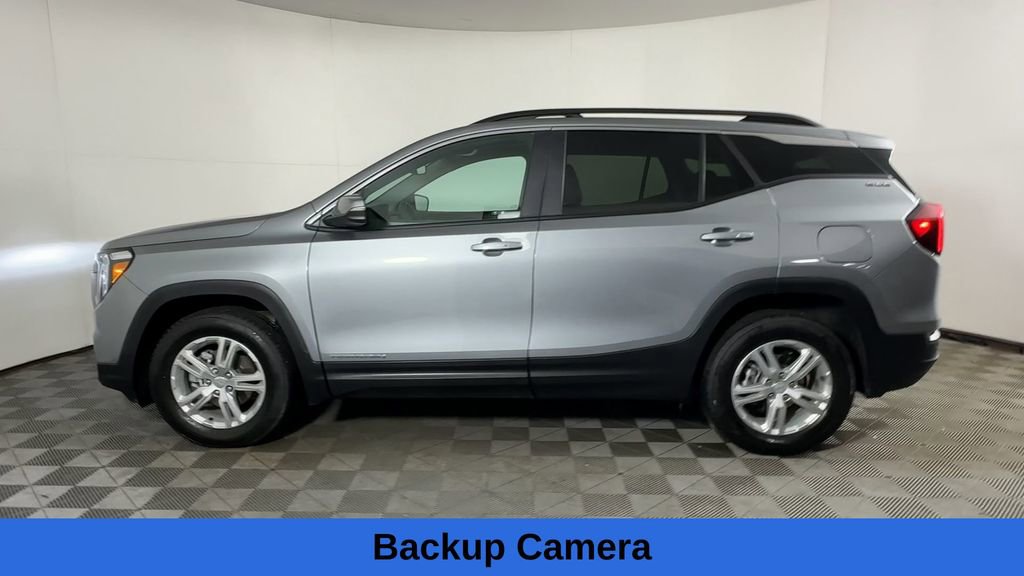 Used 2023 GMC Terrain SLE w/ Driver Convenience Package image 8