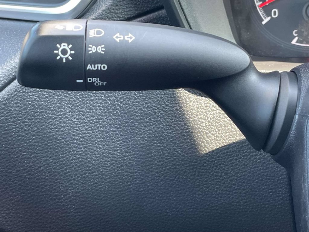 Used 2022 Toyota Corolla Cross LE AWD/4WD image 30