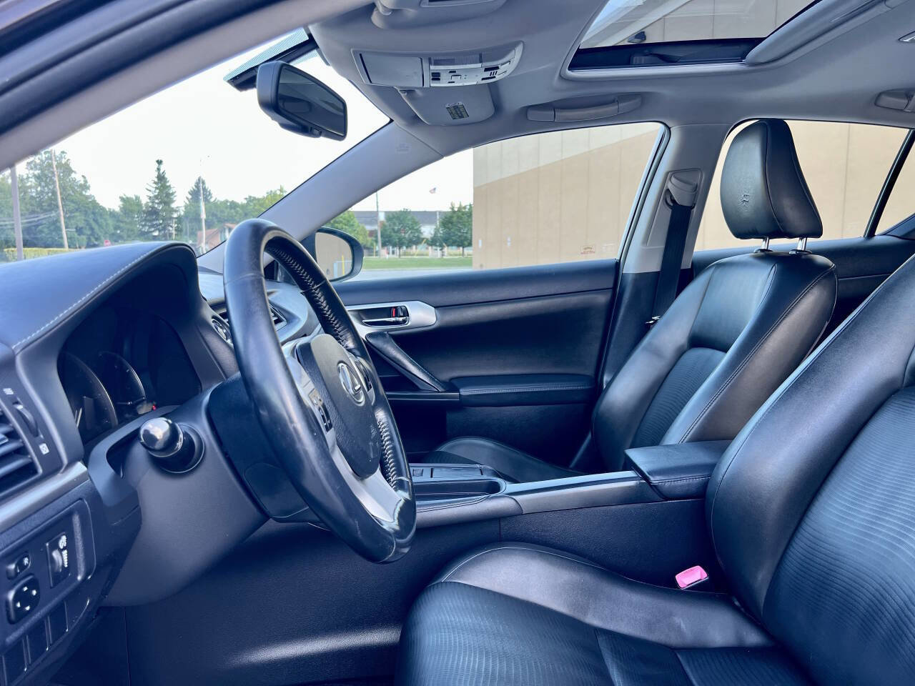 Used 2011 Lexus CT 200h Premium image 15