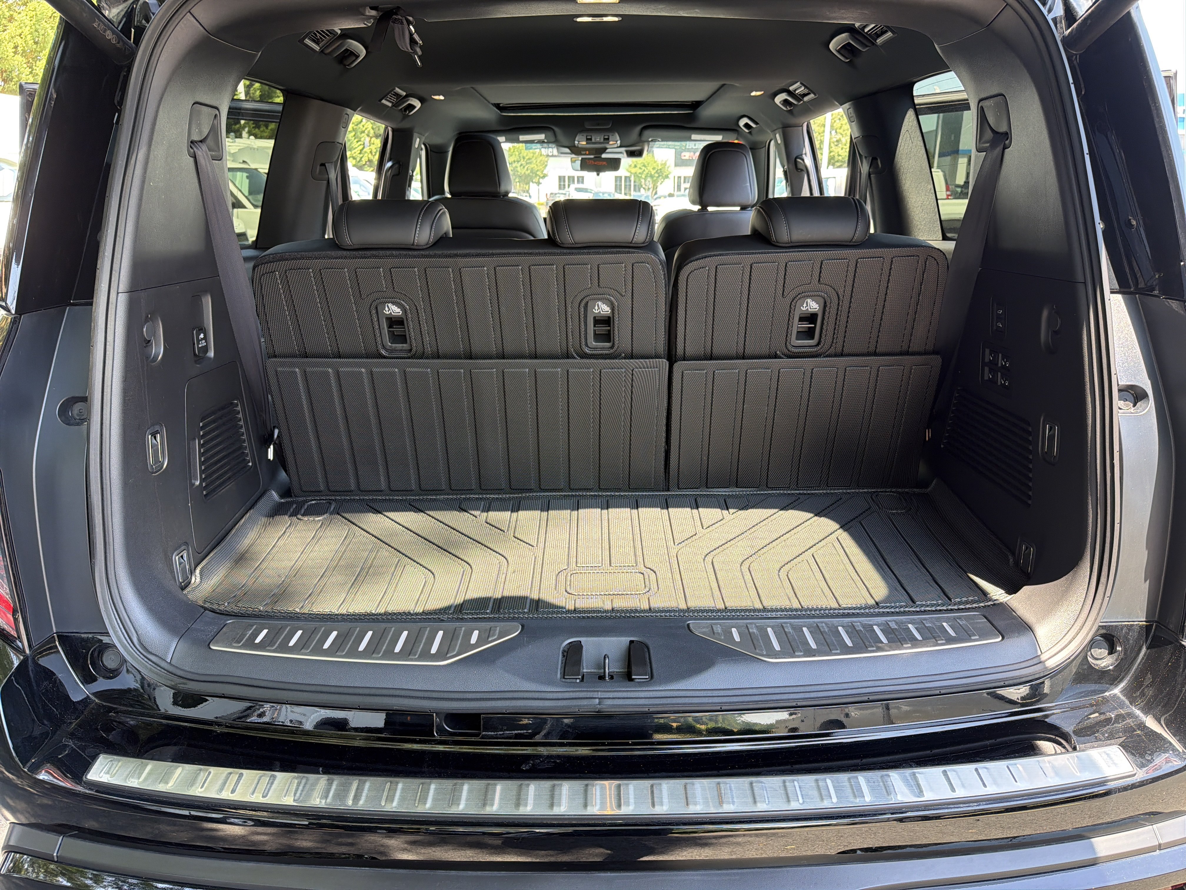 Used 2025 Nissan Armada PRO-4X w/ Pro-4X Premium Package AWD/4WD image 34