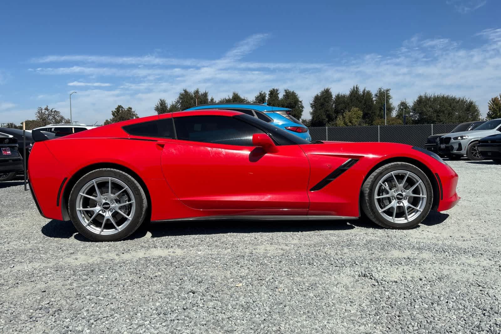 Used 2017 Chevrolet Corvette Stingray Coupe w/ 1LT RWD image 8