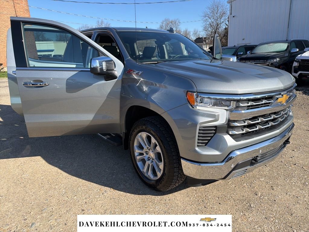 Used 2025 Chevrolet Silverado 1500 LTZ w/ LTZ Premium Package image 34