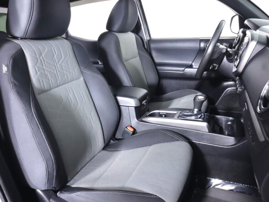 Used 2021 Toyota Tacoma TRD Off-Road image 36