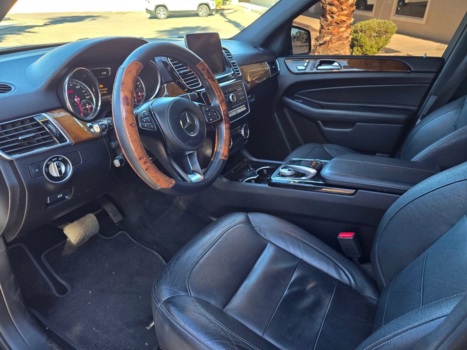 Used 2018 Mercedes-Benz GLS 450 4MATIC image 9