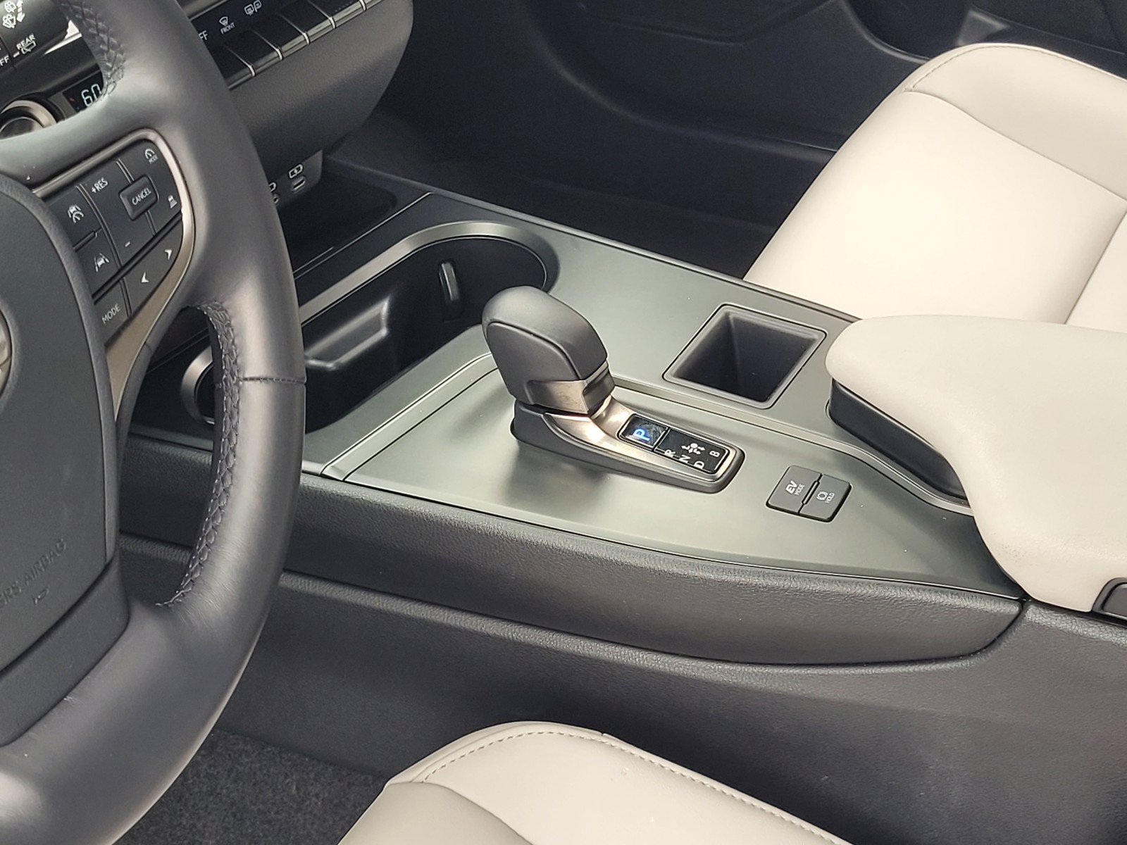 Certified 2025 Lexus UX 300h FWD w/ Accessory Package (Z2) image 21