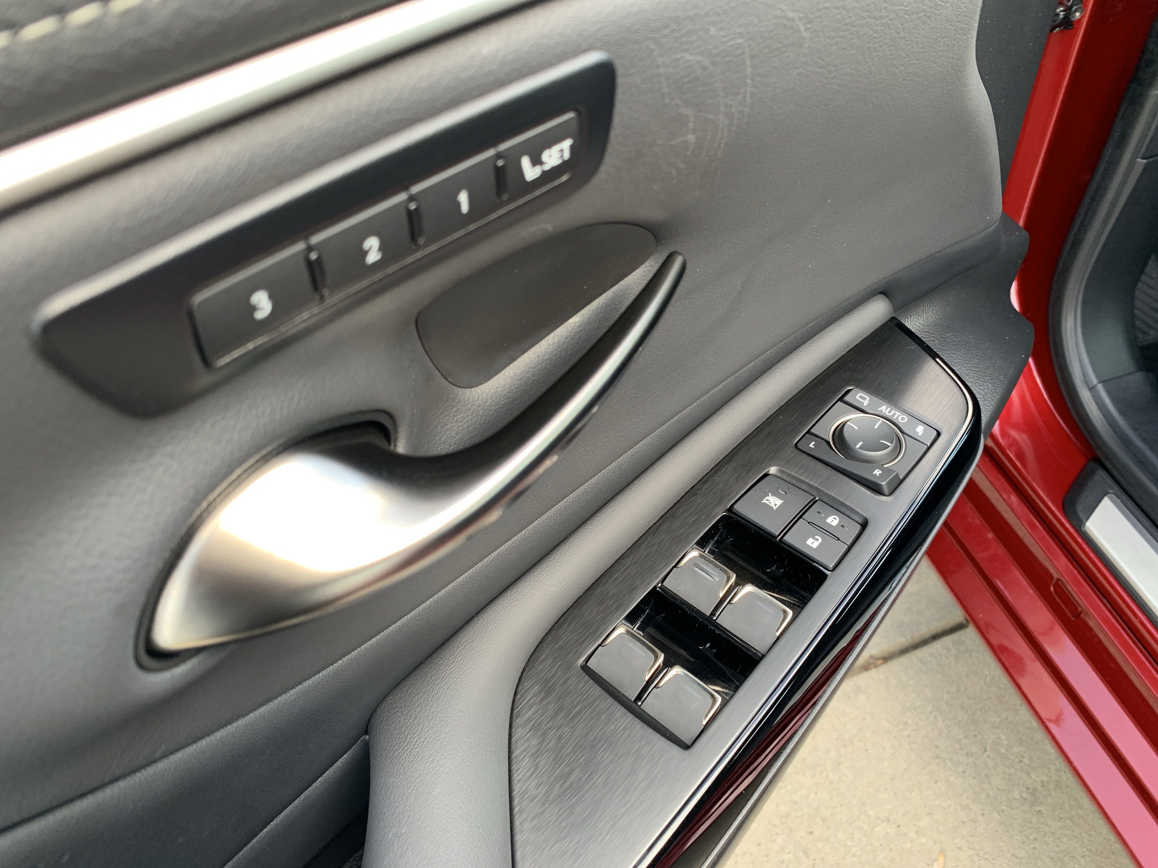 Certified 2024 Lexus ES 350 w/ Premium Package image 15