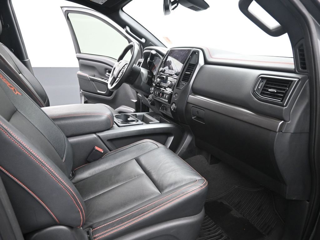 Used 2021 Nissan Titan PRO-4X w/ Pro-4x Convenience Package image 32