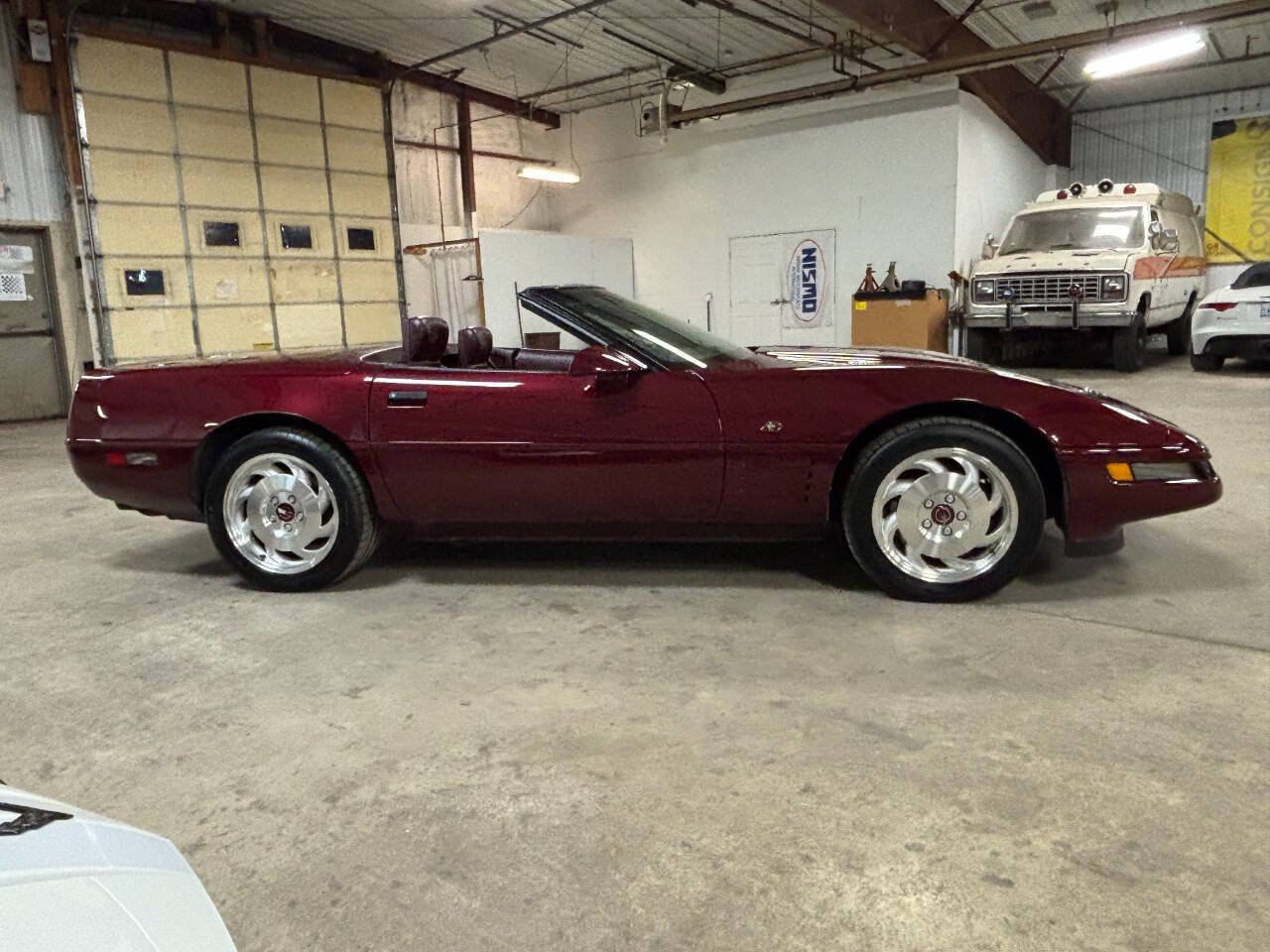 Used 1993 Chevrolet Corvette Convertible RWD image 34