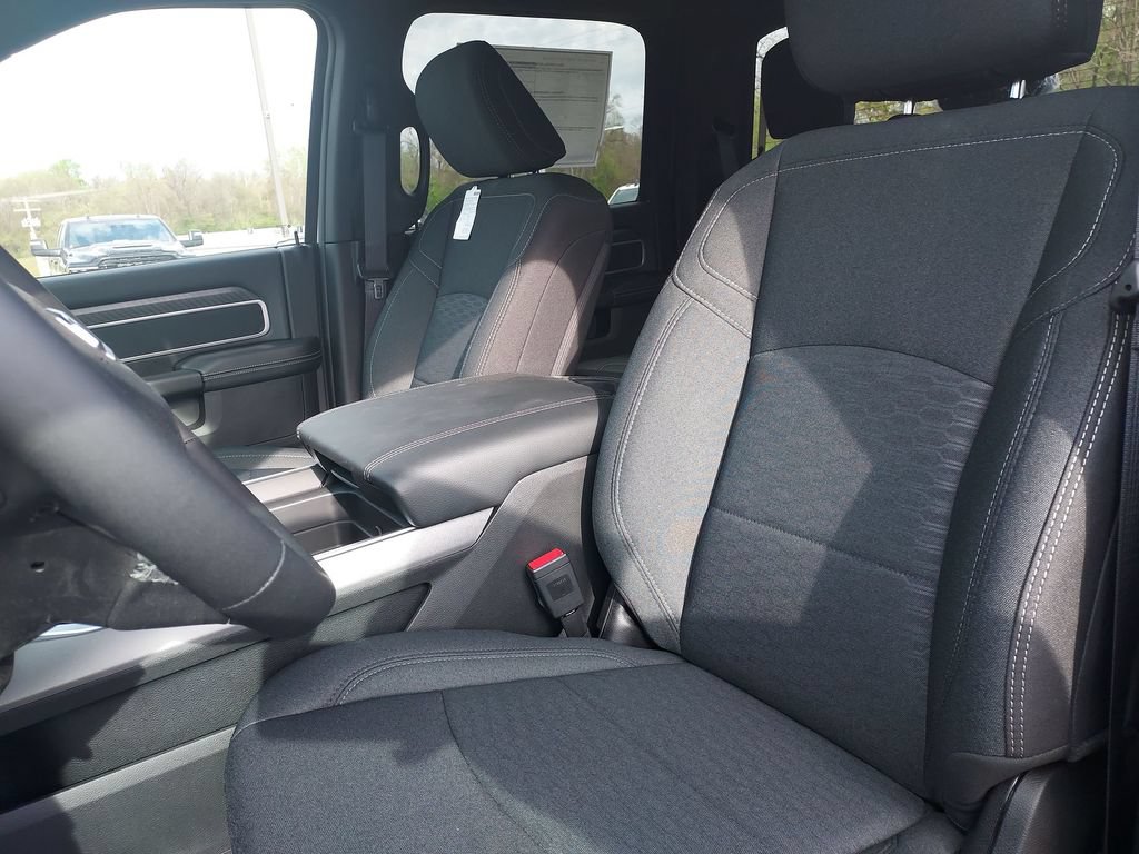 New 2026 RAM 2500 Big Horn AWD/4WD image 17