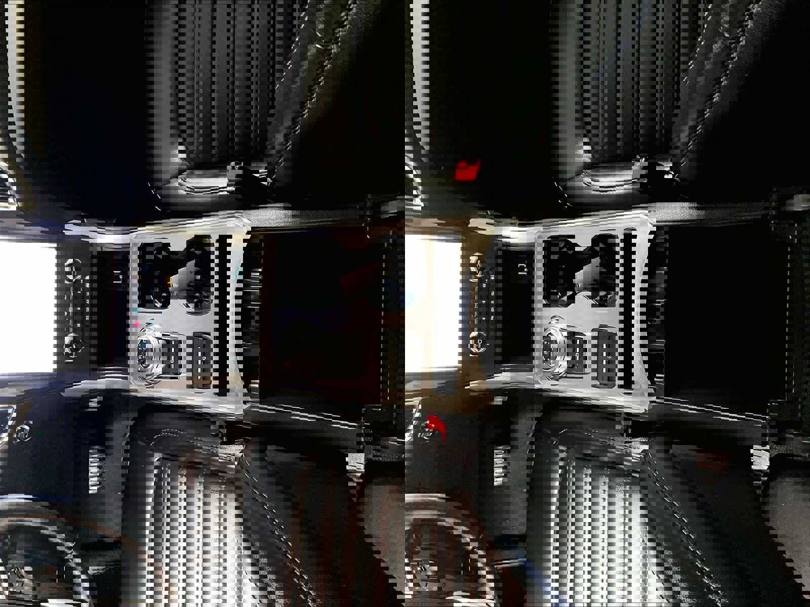 Used 2024 Ford Edge SEL image 52