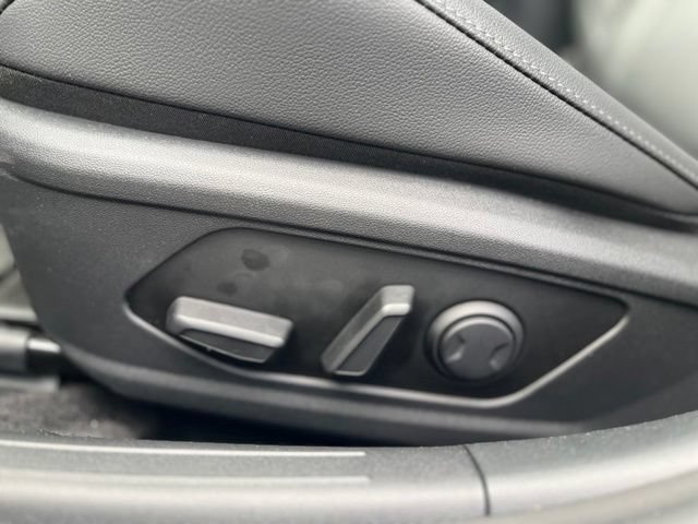 Used 2026 Hyundai Elantra Limited FWD image 21