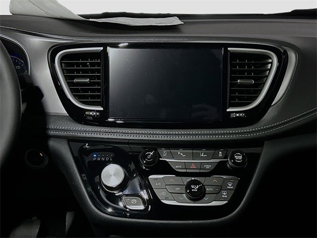 New 2026 Chrysler Pacifica Select image 9