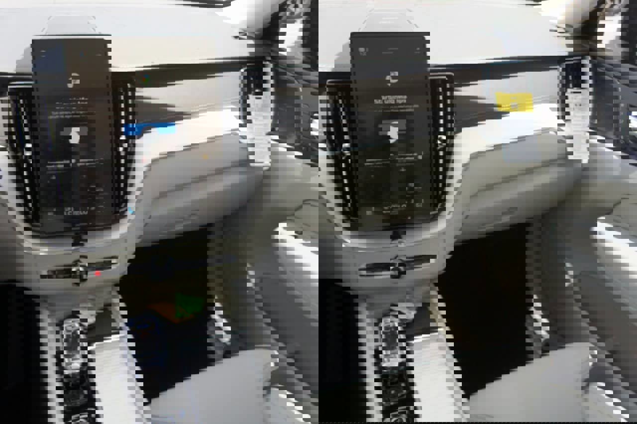 New 2026 Volvo XC60 B5 Ultra w/ Protection Package Premier image 12