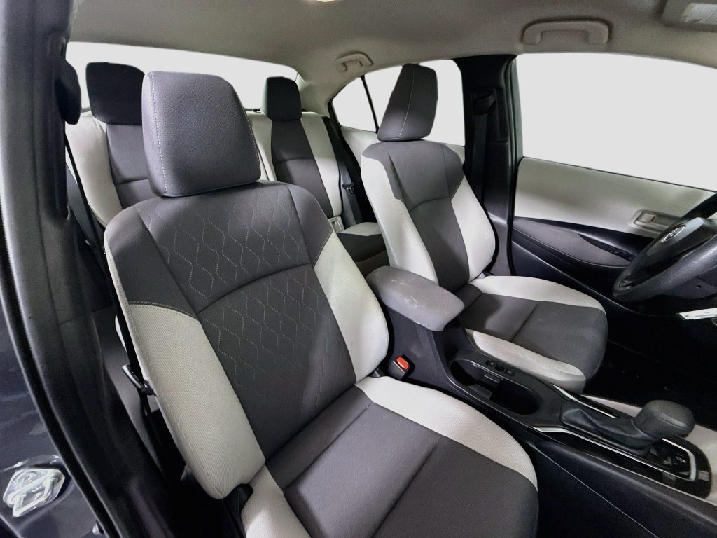 Used 2025 Toyota Corolla LE FWD image 27