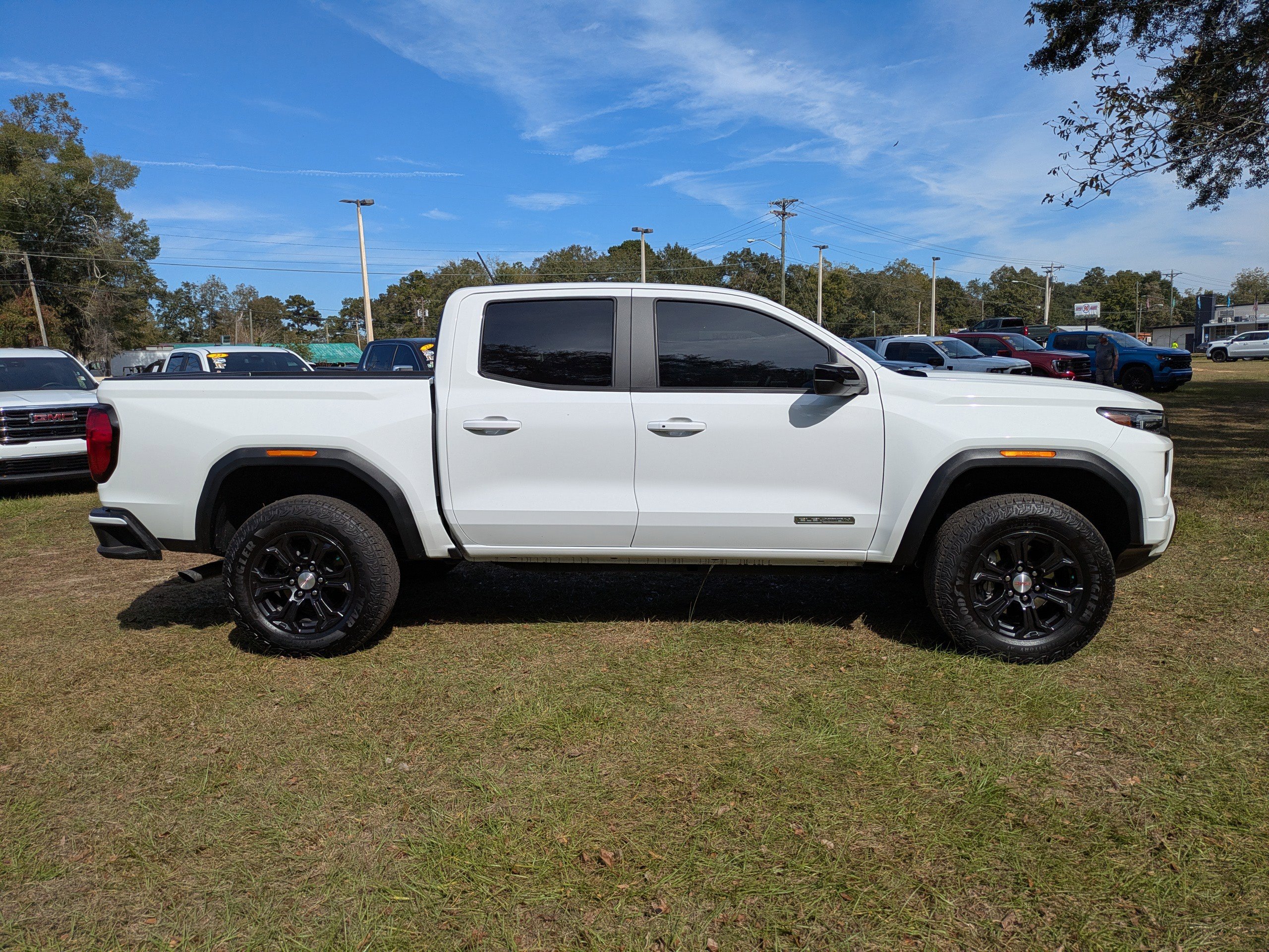 Used 2024 GMC Canyon Elevation w/ Convenience Package image 3