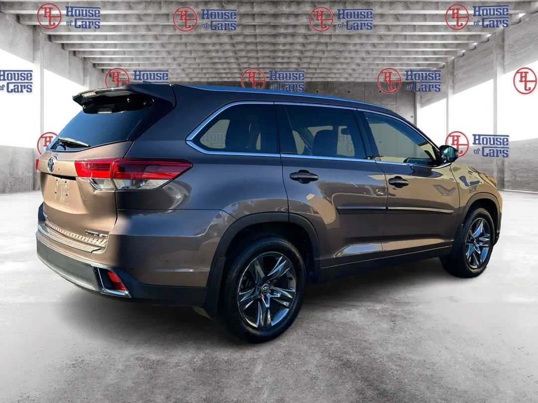 Used 2017 Toyota Highlander Limited Platinum image 5