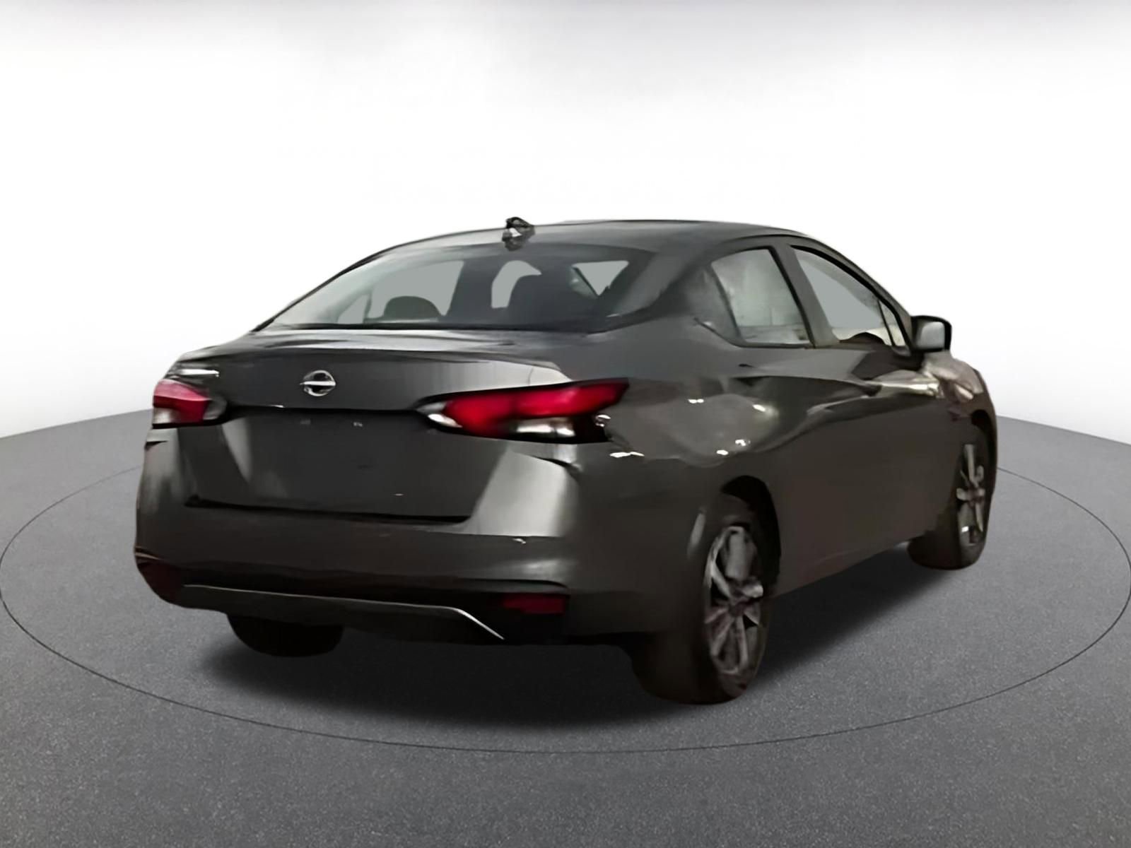 Used 2025 Nissan Versa SV image 8