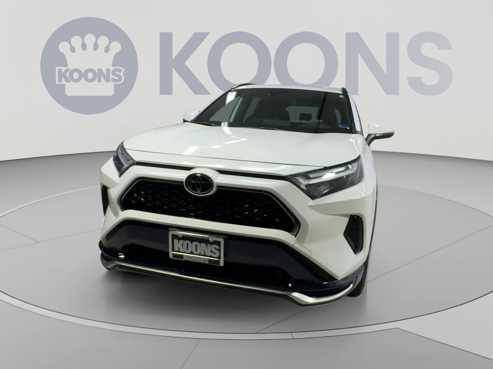 Used 2025 Toyota RAV4 SE w/ Weather & Moonroof Package AWD/4WD image 4