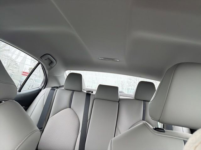 Used 2022 Toyota Camry XLE image 17