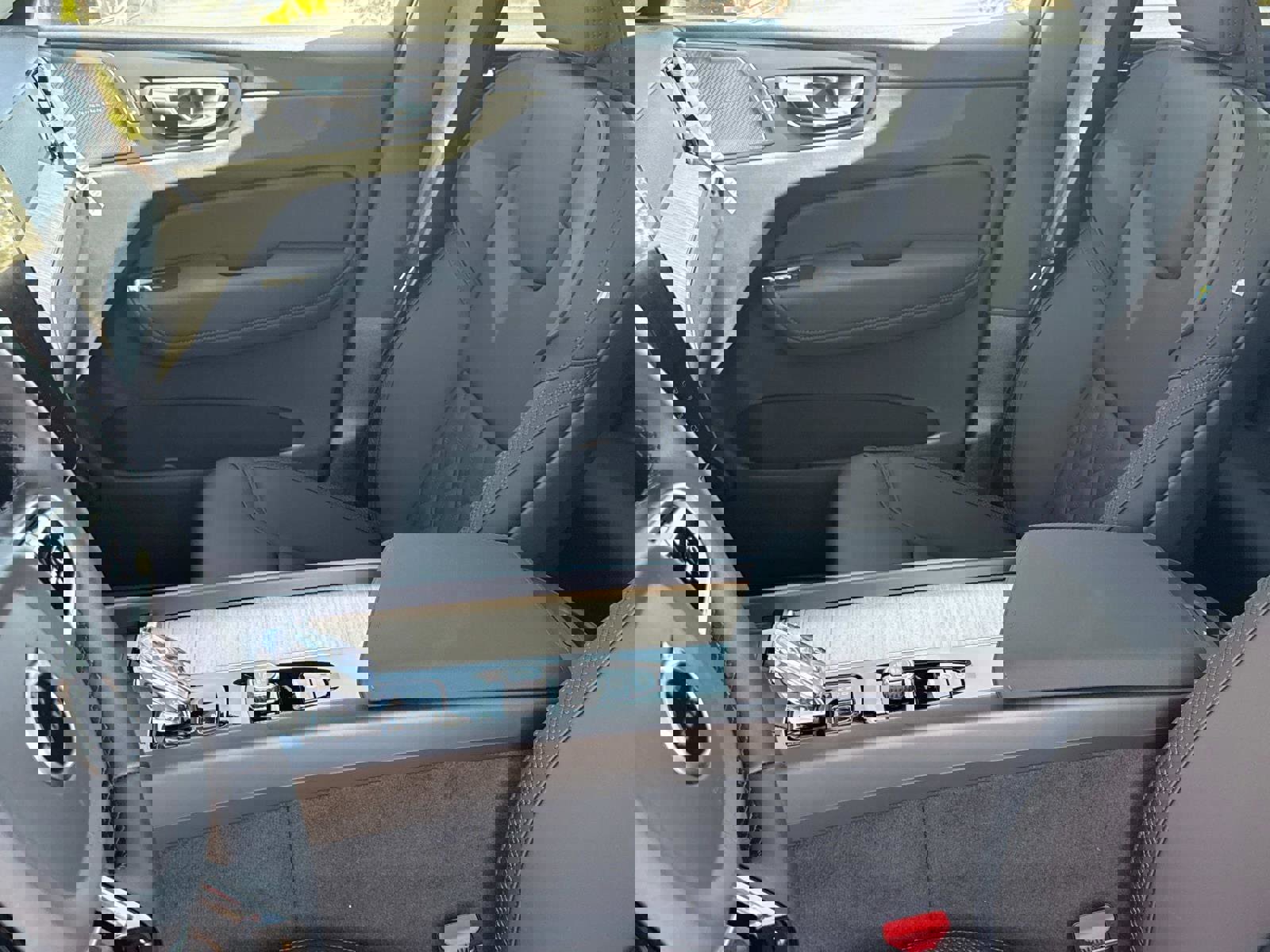 New 2026 Volvo XC60 B5 Plus w/ Climate Package image 19