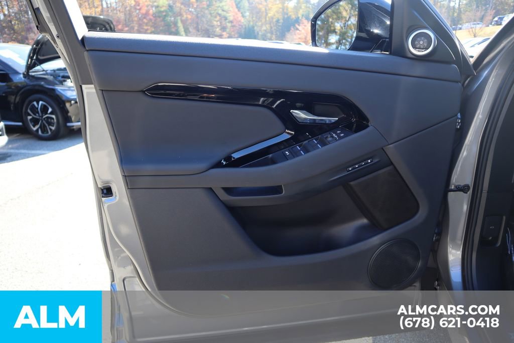 Used 2024 Land Rover Range Rover Evoque Dynamic SE image 13