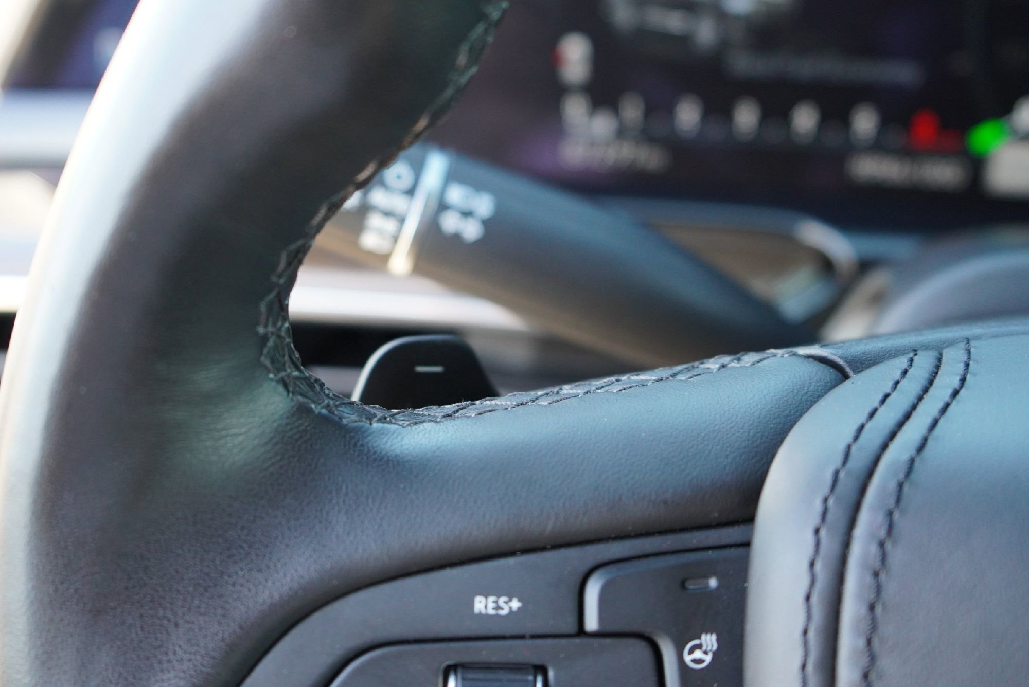 Used 2023 Cadillac Escalade Premium Luxury Platinum image 19