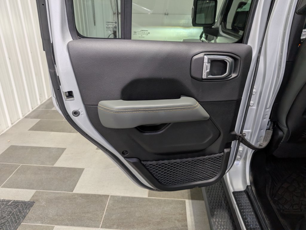 Used 2024 Jeep Wrangler High Altitude AWD/4WD image 9