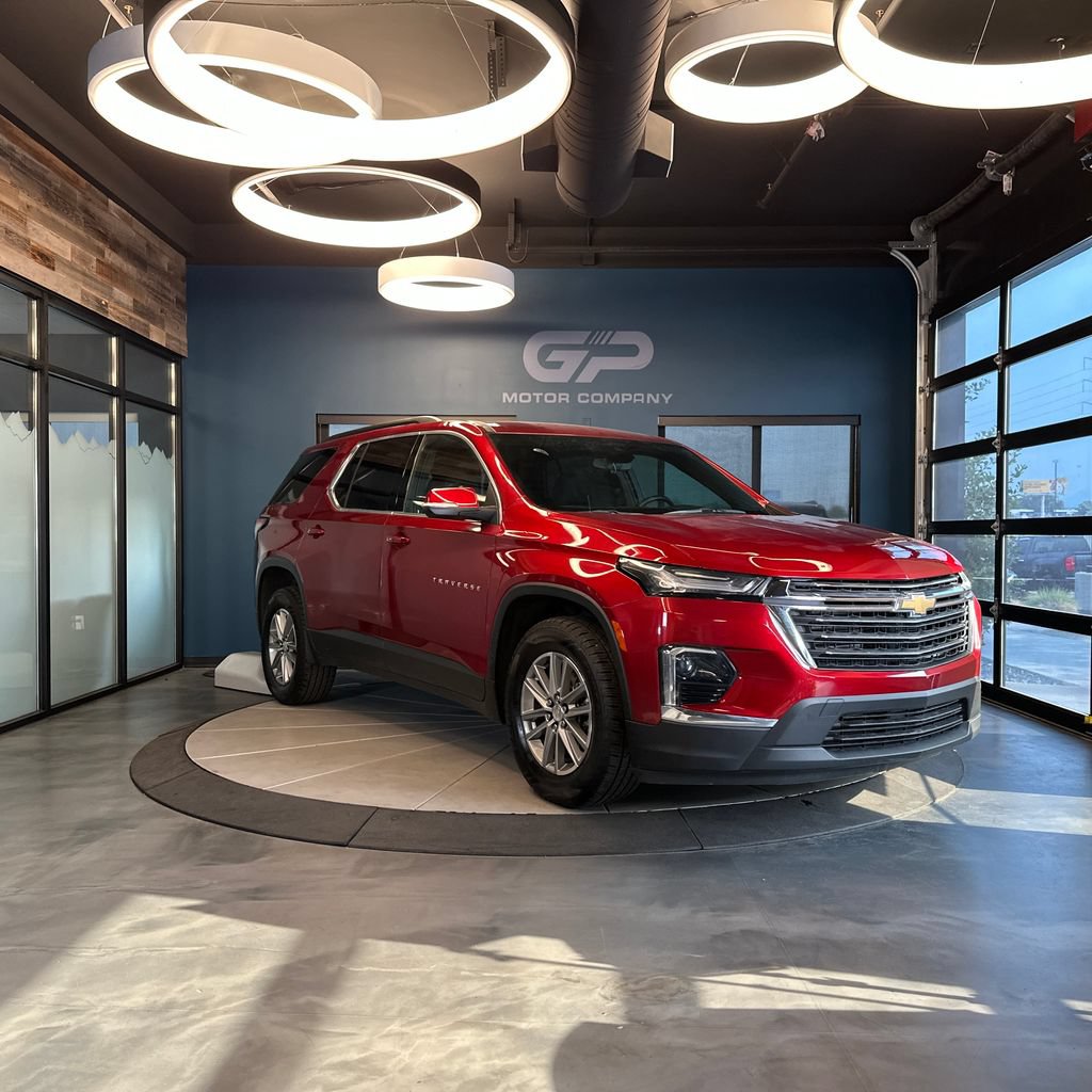 Used 2023 Chevrolet Traverse LT